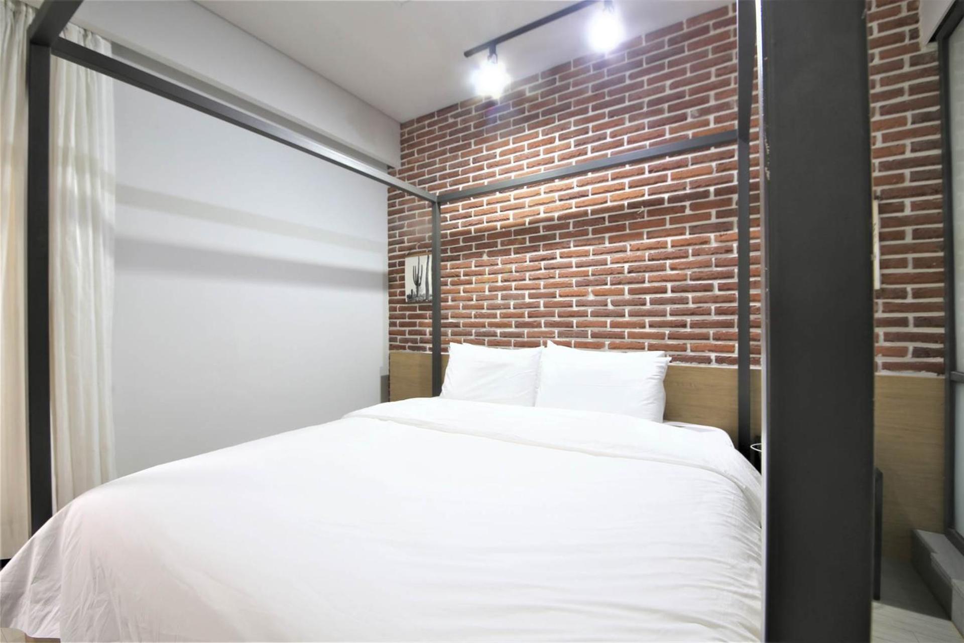 בוסאן Seomyeon Hound Hotel 1St Street מראה חיצוני תמונה